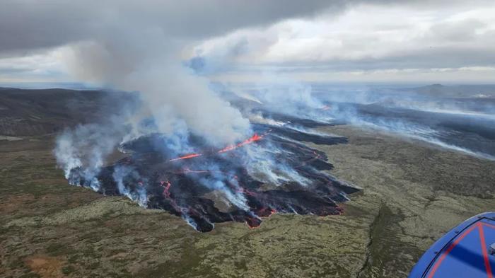 冰岛火山喷发显著减弱 熔岩缓慢向东北方向蔓延